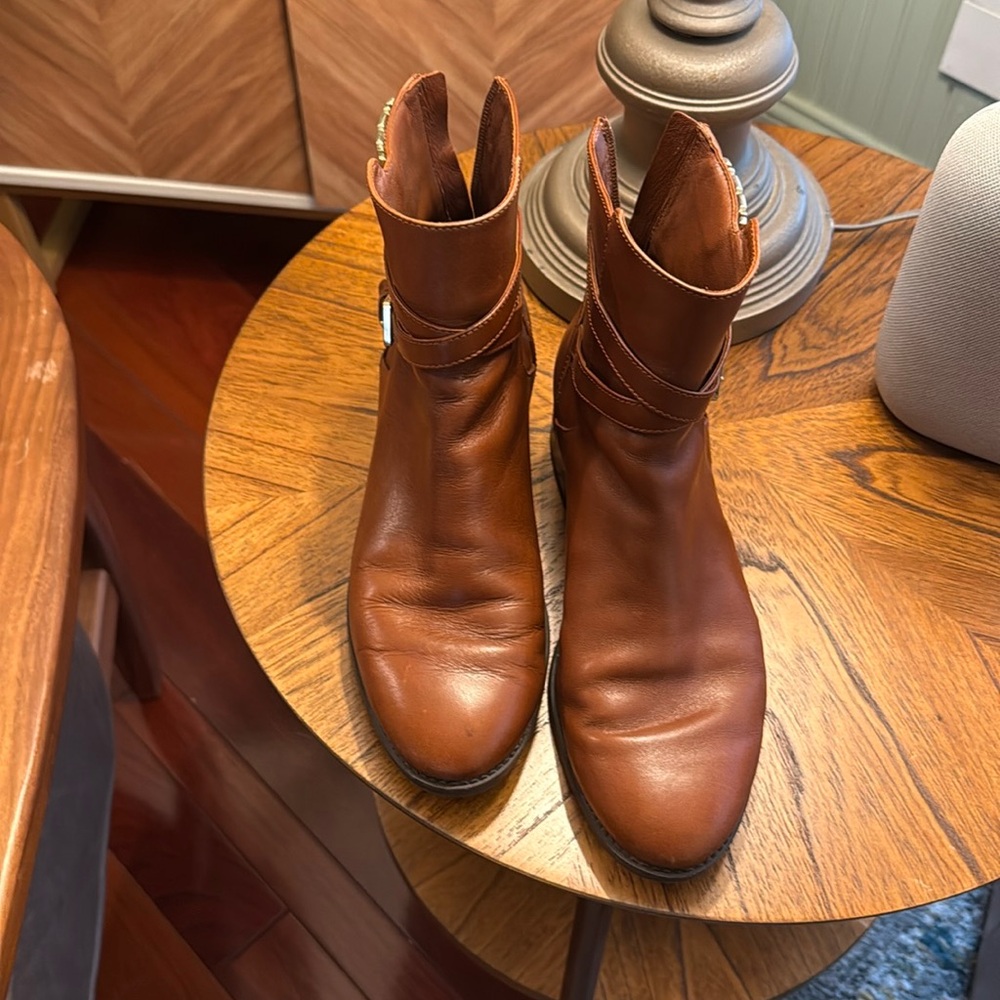 Tory Burch Tan Leather Ankle Booties size 8